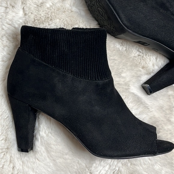 Mootsies Tootsies open toed ankle boots - Picture 2 of 16